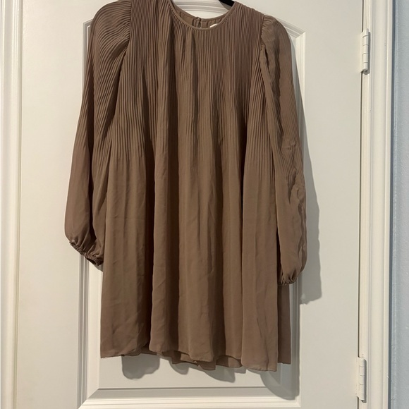 Aritzia Wilfred Pleated Dress - Picture 2 of 6